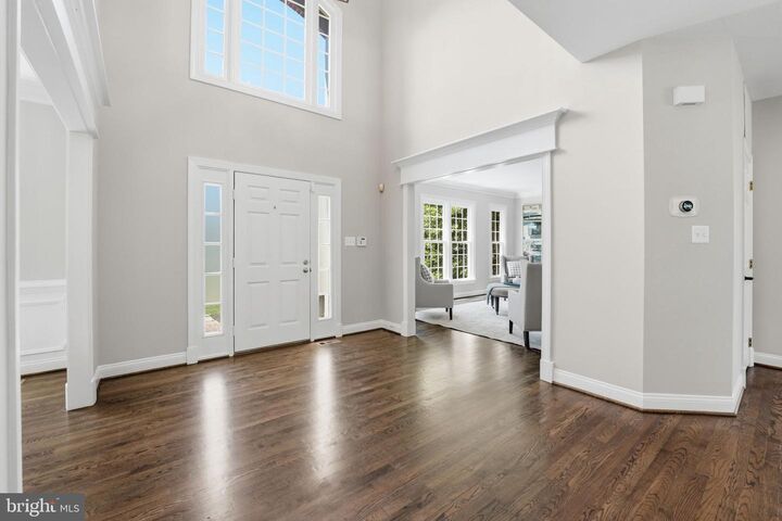 Property Photo:  1405 Woodhurst Boulevard  VA 22102 