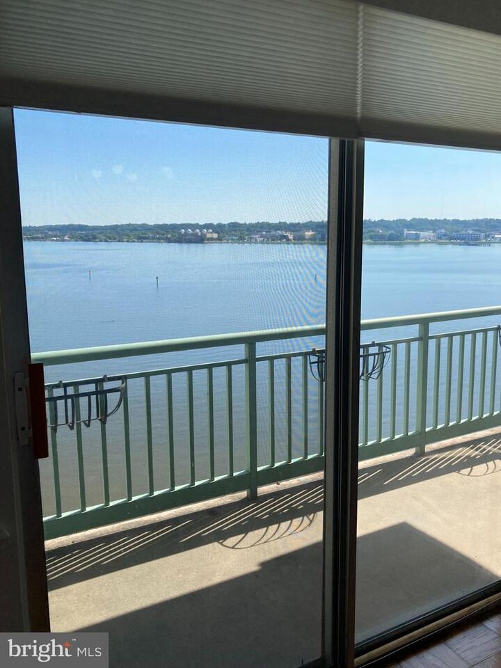 Property Photo:  501 Slaters Lane 403  VA 22314 