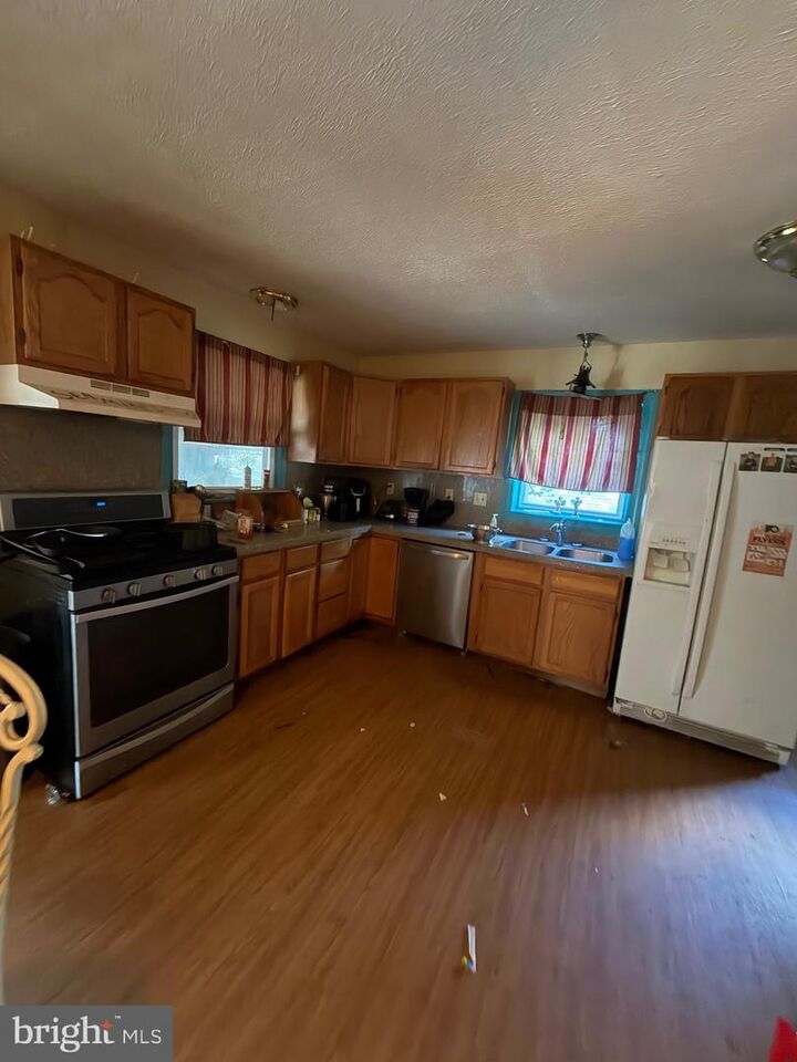 Property Photo: 105 Fairfax Drive NJ 08077