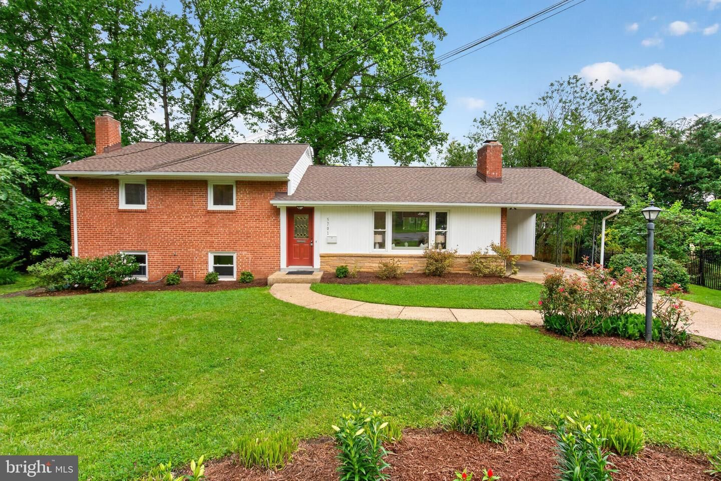 Property Photo:  5701 Radnor Court  MD 20817 