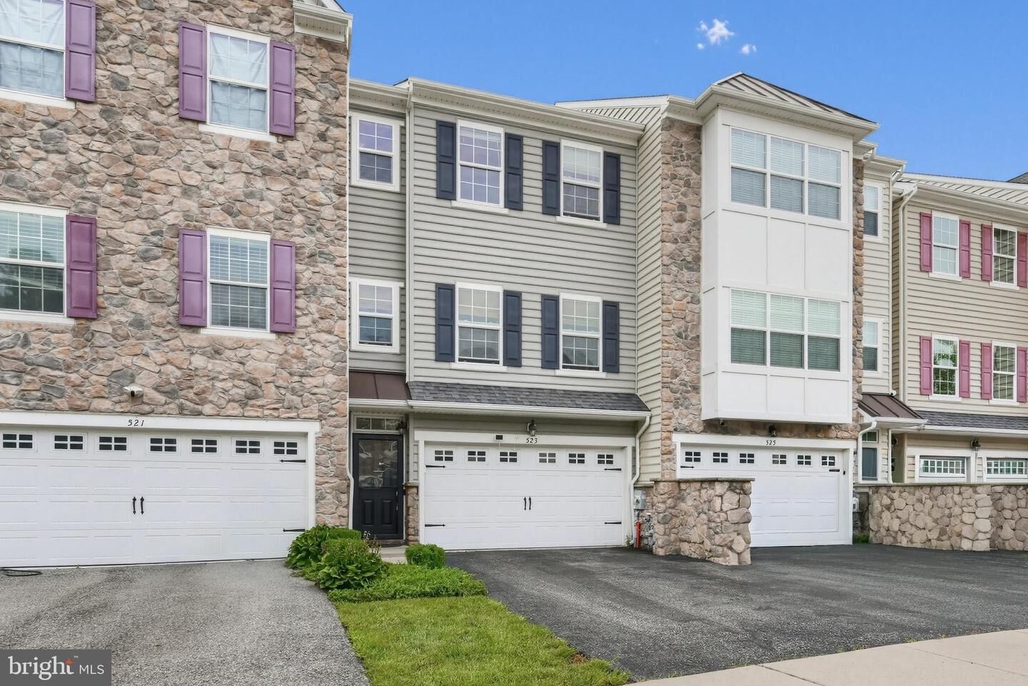 Property Photo:  523 Jacobsen Drive 87  DE 19702 