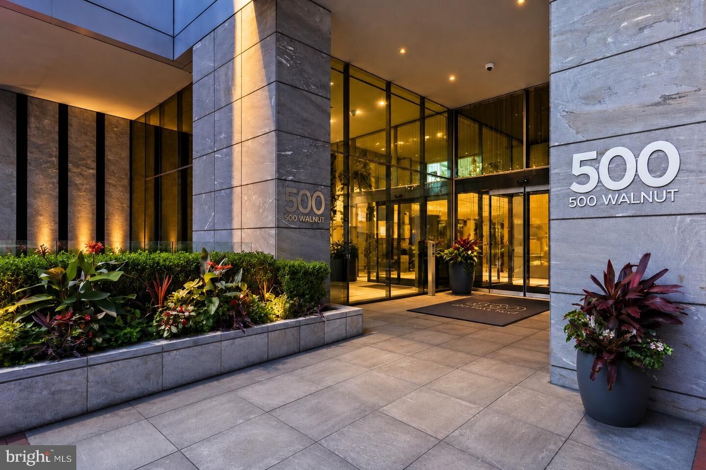 Property Photo:  500 Walnut Street 1101/02  PA 19106 