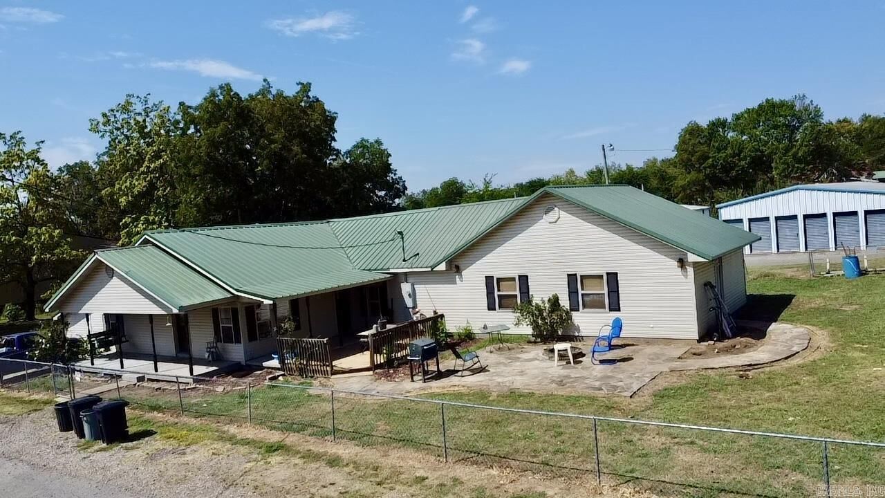 Property Photo:  110 3rd St  AR 72832 