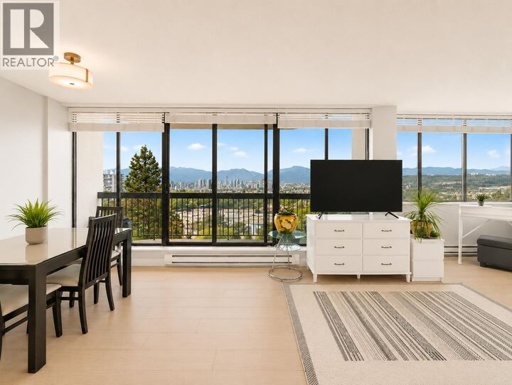 Property Photo:  6540 Burlington Avenue 1102  BC V5H 4G3 
