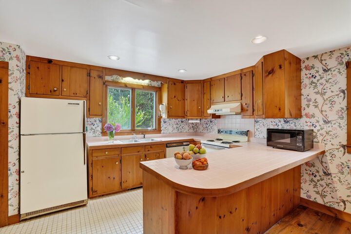 Property Photo:  9 Marthas Road  MA 02539 