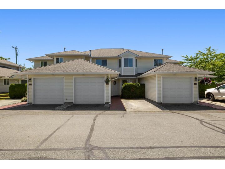 Property Photo:  21928 48 Avenue 18  BC V3A 8H1 