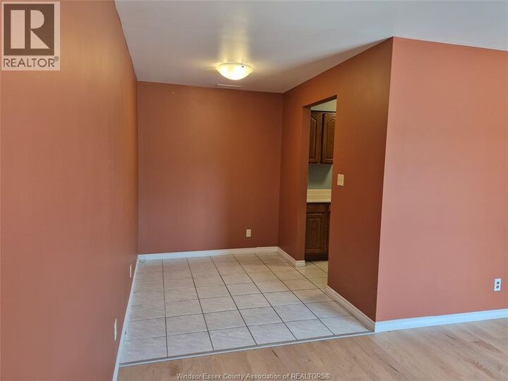 Property Photo:  3875 Tecumseh Road East 3  ON N8W 1T1 