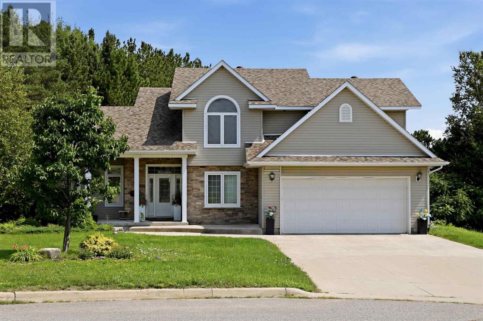 Property Photo: 6 Millstream Dr ON P6B 6L7