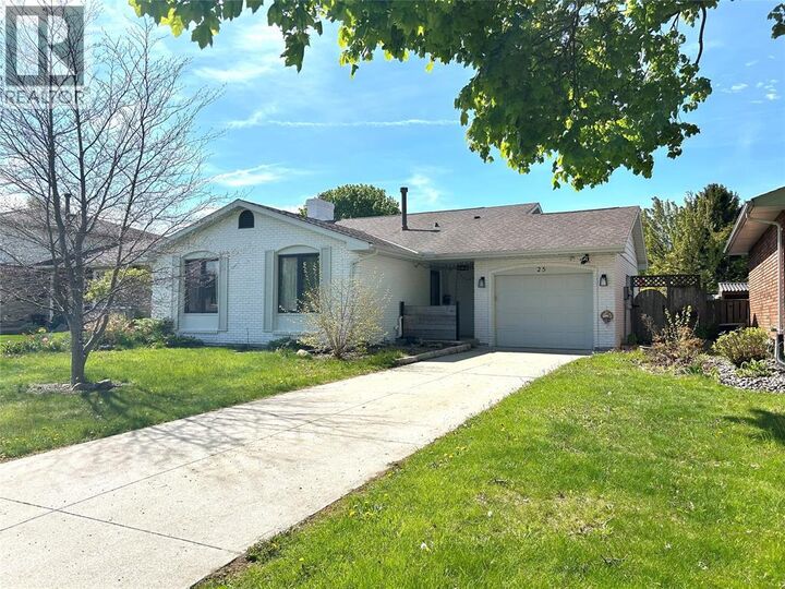 Property Photo: 25 Durco Avenue ON N7S 4N3