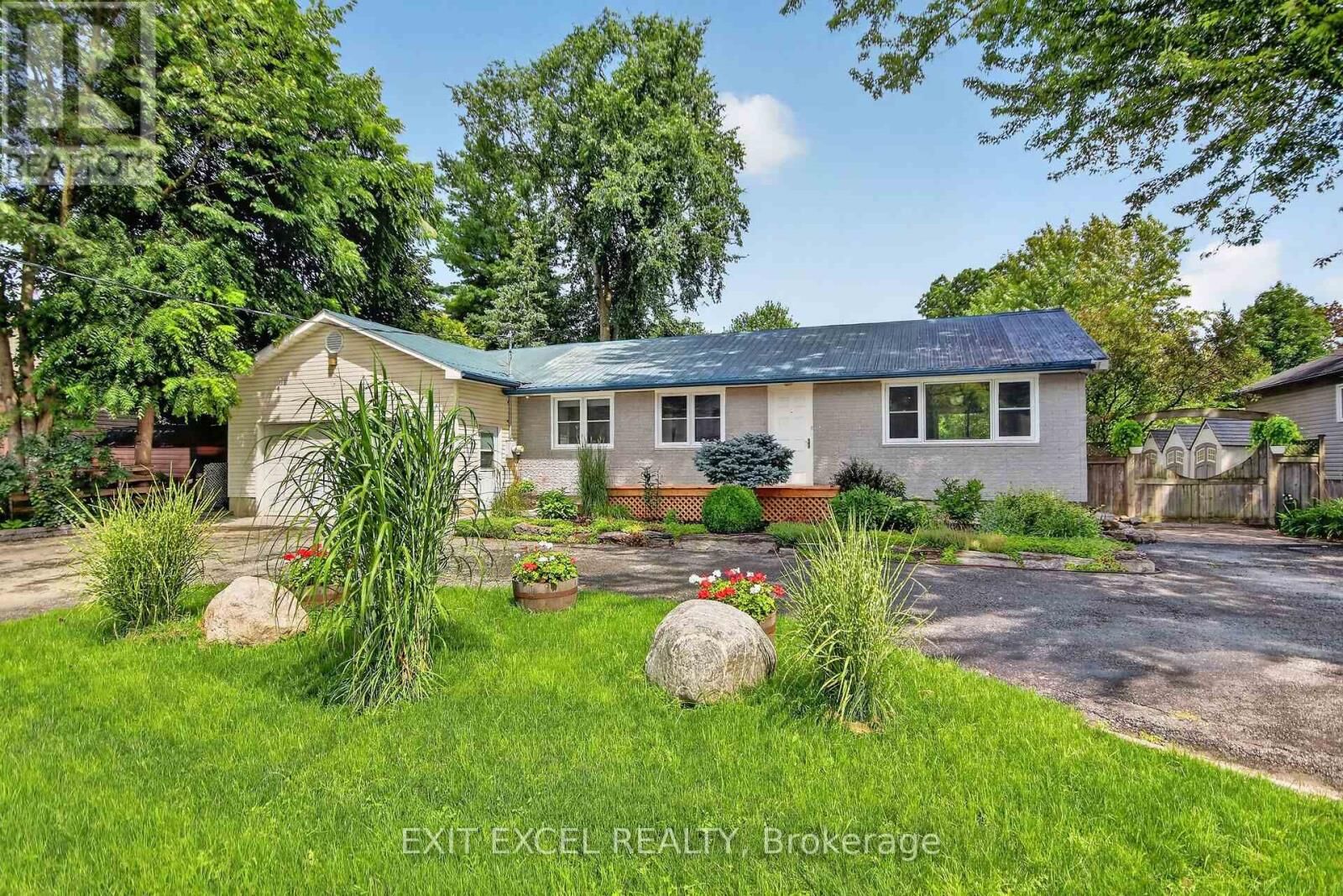 Property Photo: 44 Colonel Murray Street ON K0A 2Z0