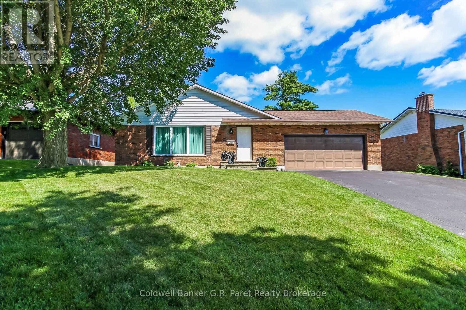 Property Photo: 28 Woodcock Drive ON N4G 4M2