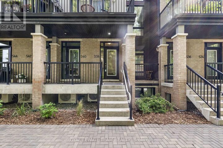 Property Photo:  538 Crescendo Private 32  ON K1X 0E4 