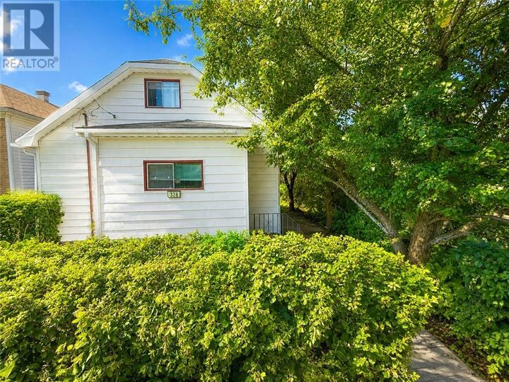 Property Photo:  328 Donovan Street  ON P3C 3Z5 