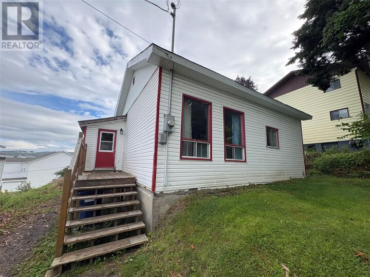 Property Photo:  5 Watsons Road  NL A2H 4H5 