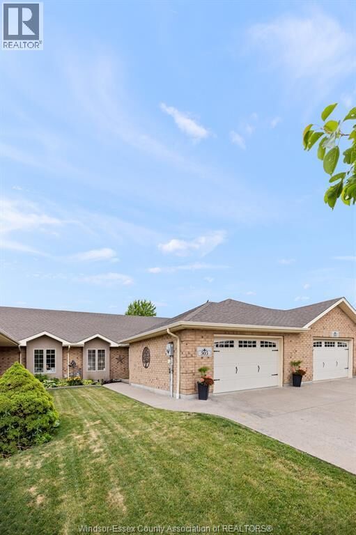 Property Photo: 503 Golfview Drive ON N9V 0A2
