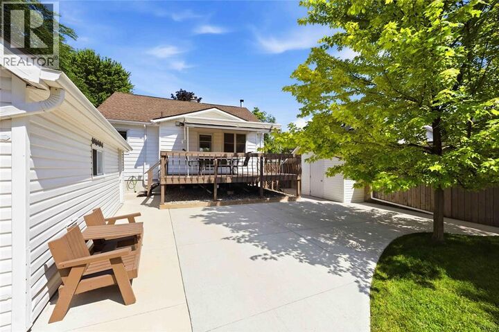 Property Photo:  1477 Baxter Avenue  ON N7V 3N2 
