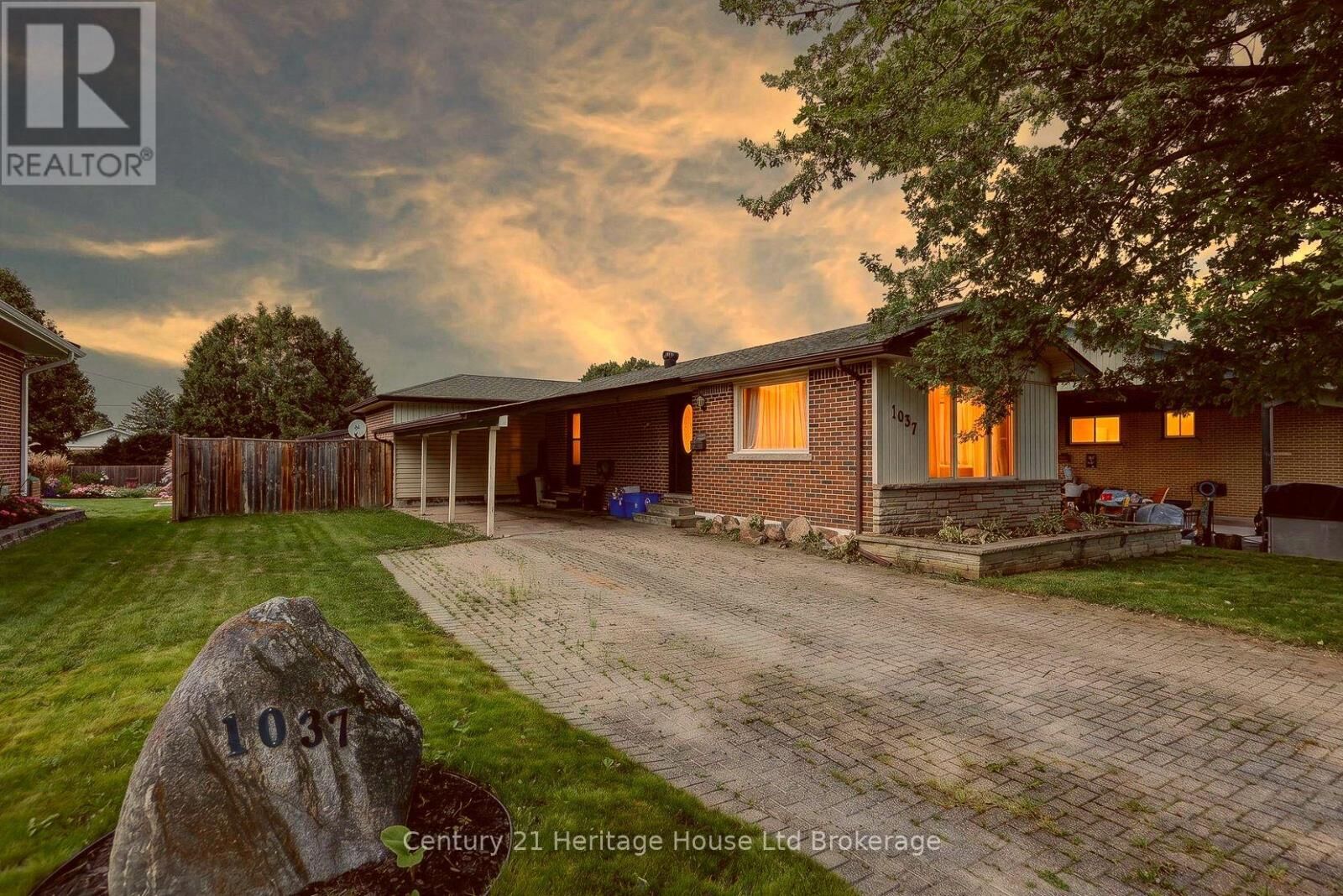 Photo de la propriété:  1037 Warwick Street  ON N4S 4S3 