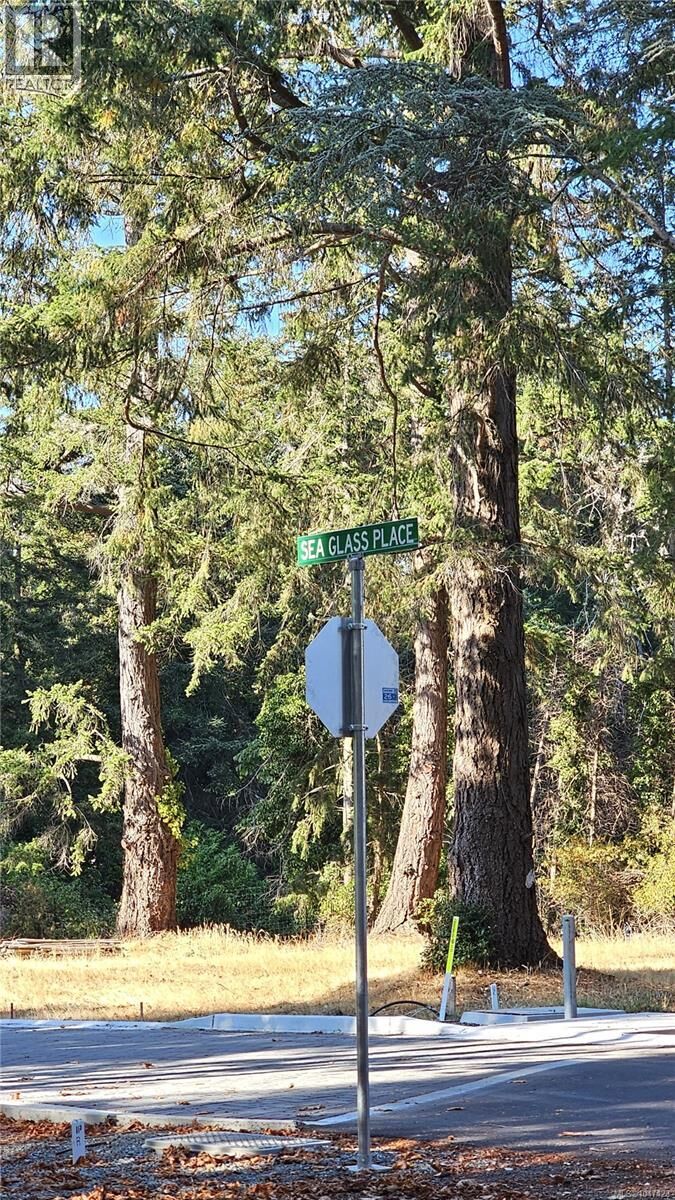 Property Photo: 5 Sea Glass Place BC V8N 4J2