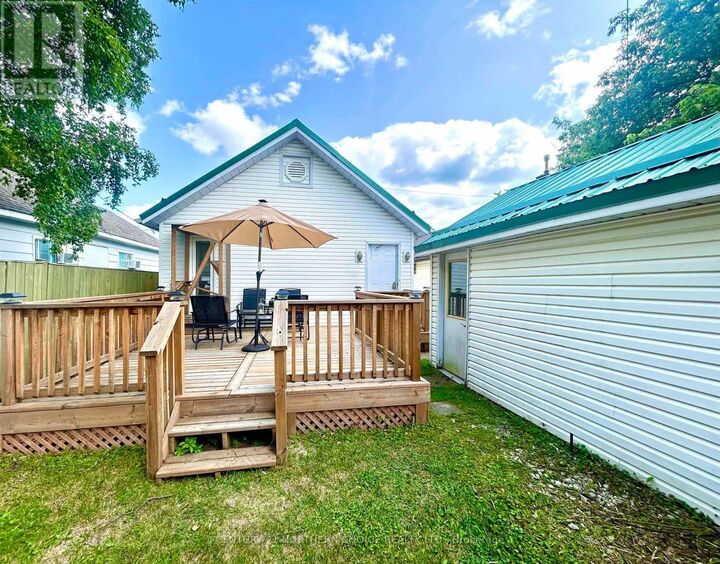 Property Photo: 405 Mosher Avenue ON P9A 2N1