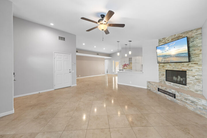 Property Photo: 52580 Avenida Navarro CA 92253