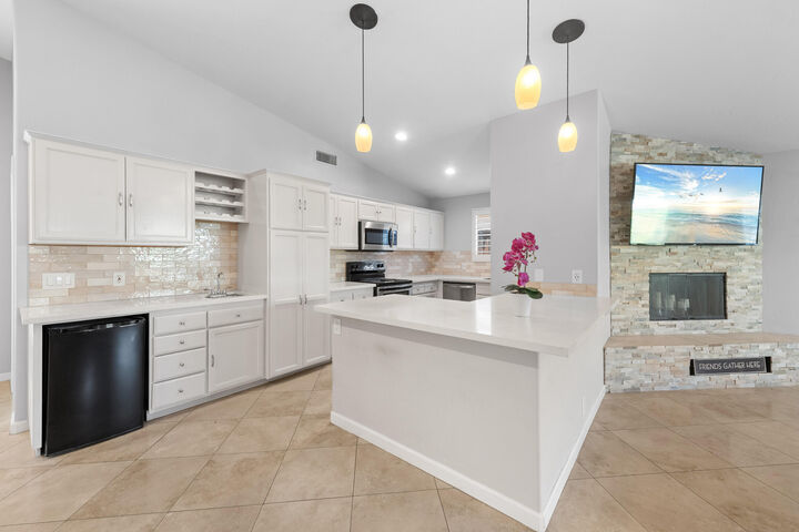 Property Photo:  52580 Avenida Navarro  CA 92253 