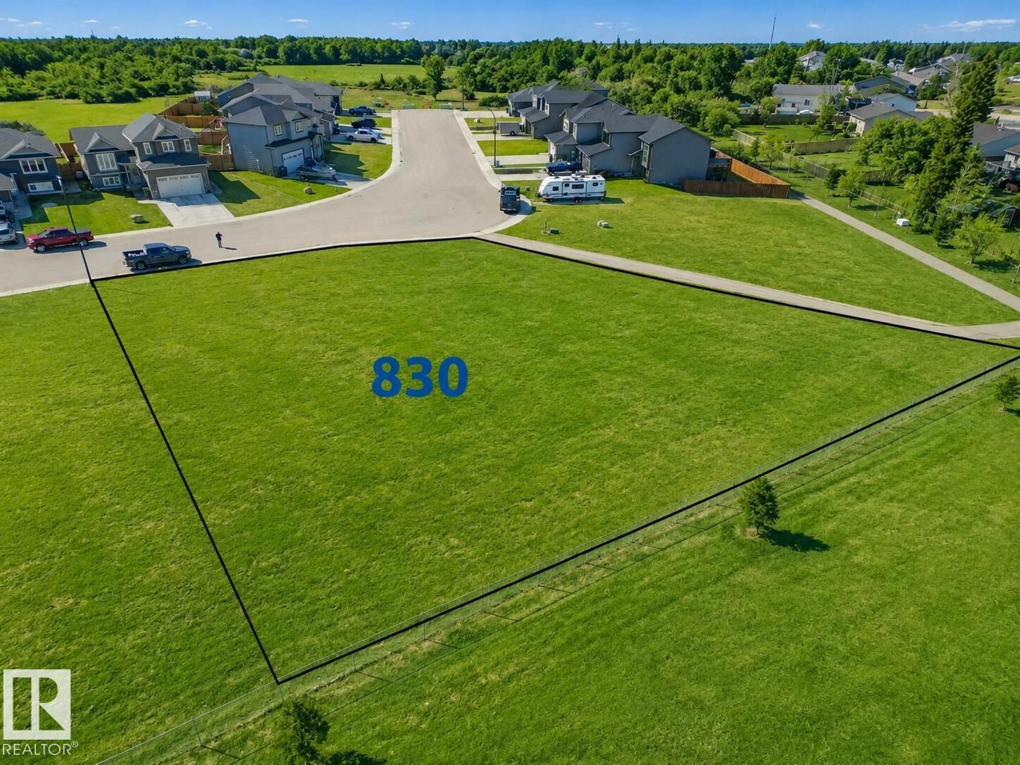 Property Photo:  830 Schooner Drive  AB T9M 0L7 