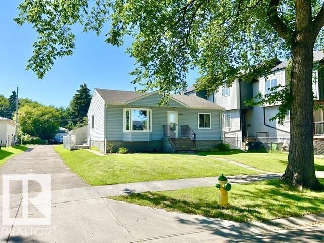 Property Photo:  9743 65 Avenue NW  AB T6E 0K5 