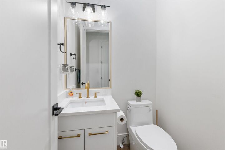 Property Photo: 110 Edgefield Way AB T8N 8A7