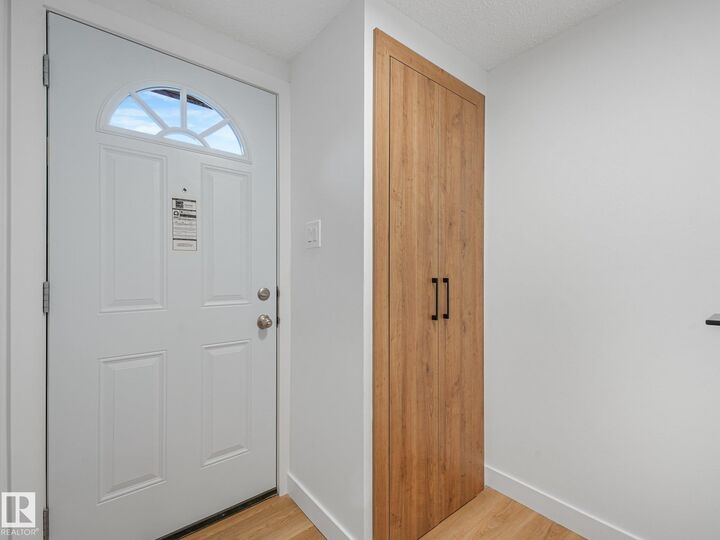 Property Photo:  14225 32 Street NW  AB T5Y 1H3 