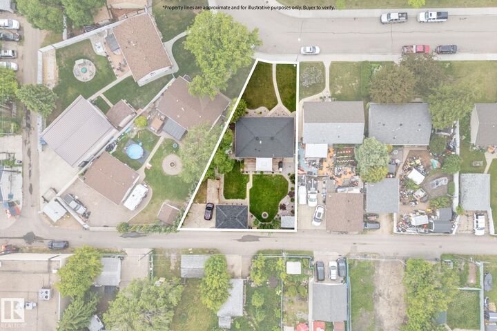 Property Photo:  11219 134A Avenue NW  AB T5E 1M4 
