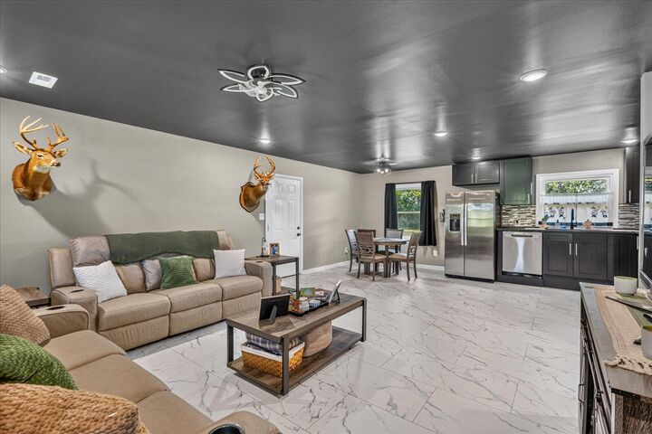 Property Photo: 258 E Hills Road TN 37347