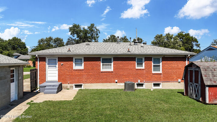 Property Photo: 7106 Sunny Vale Way KY 40272