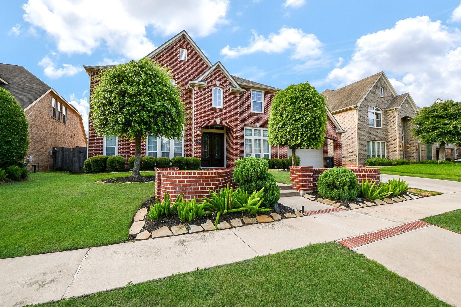 Property Photo:  826 Delford Way  TX 77479 