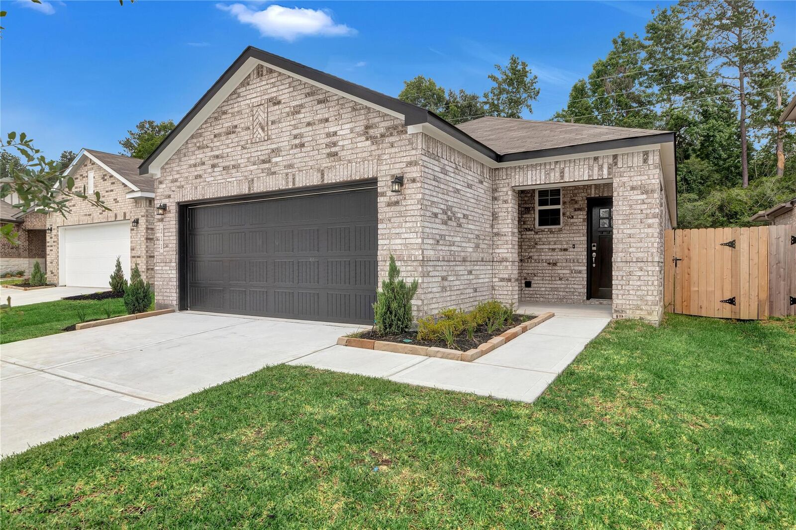 Property Photo:  211 Intrepid Trail  TX 77354 