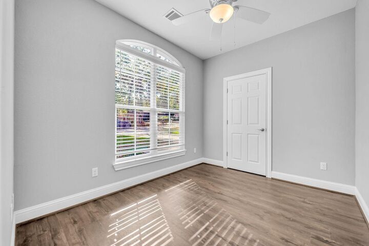 Property Photo: 1 Hanover Lane TX 77304
