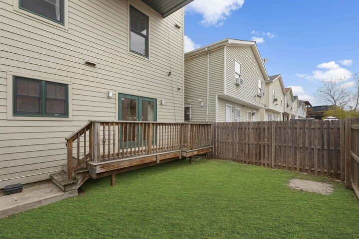 Property Photo:  439-1 Whiton St 1  NJ 07304 