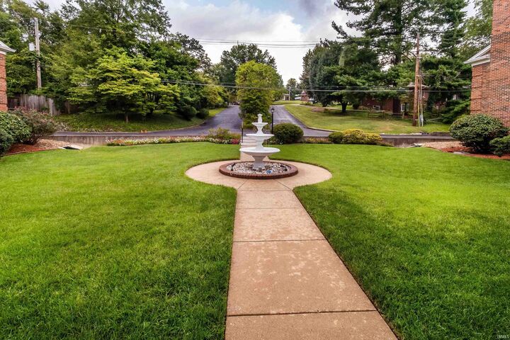 Property Photo:  104 Fernwood Place  IN 47711 