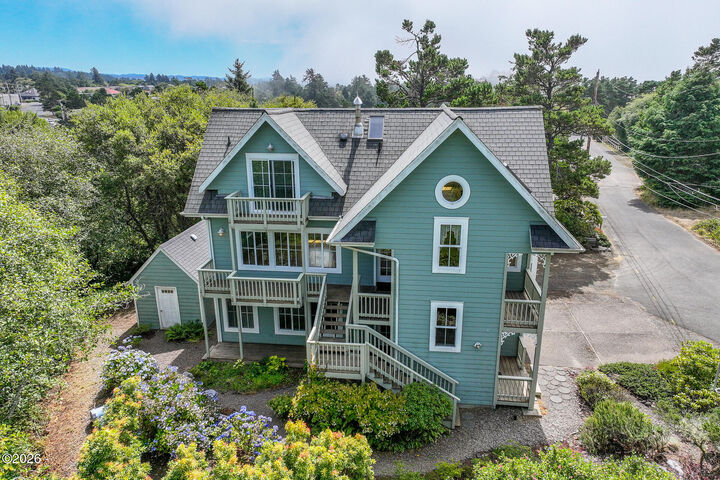 Property Photo: 2410 NW Pacific Street OR 97365