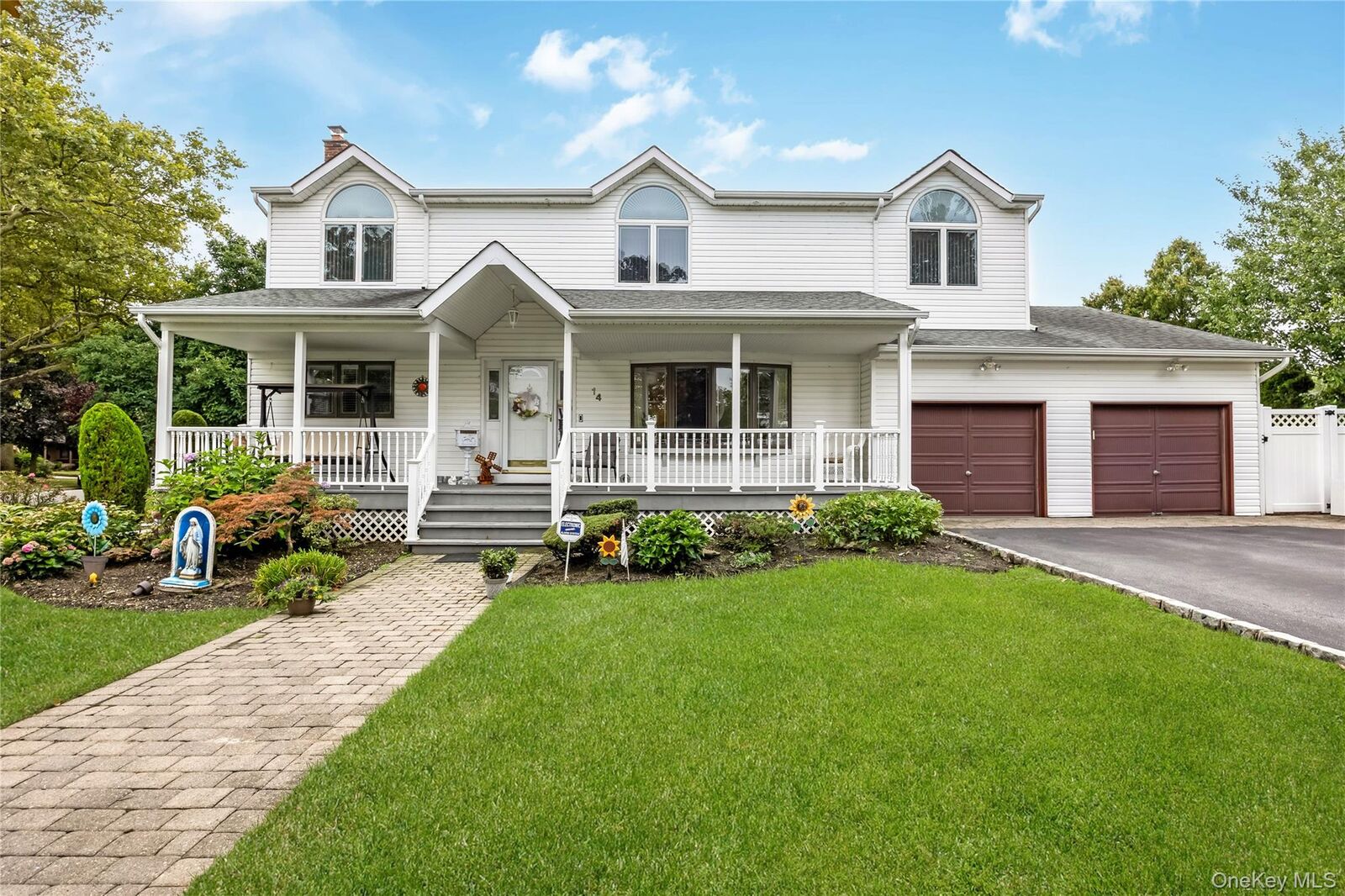 Property Photo:  14 Arthur Street  NY 11735 