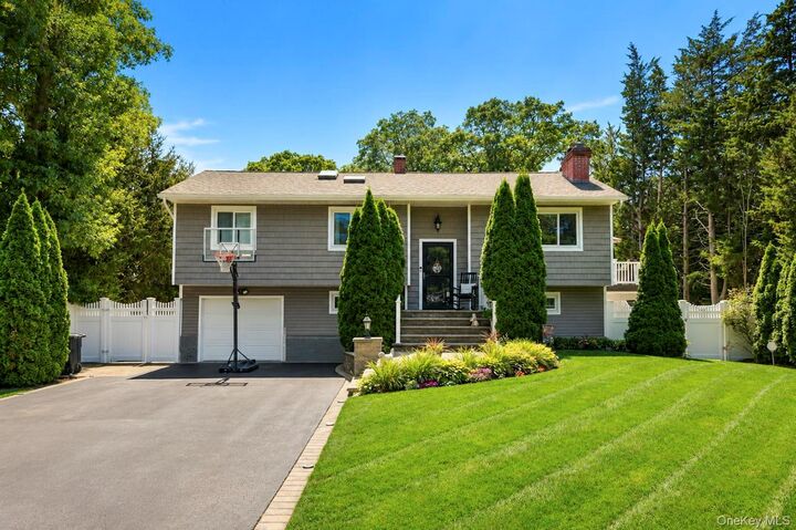 Property Photo:  12 Linden Lane  NY 11738 