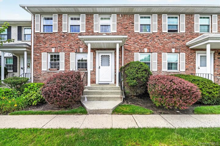 Property Photo:  600 Mohawk Court  NY 10901 