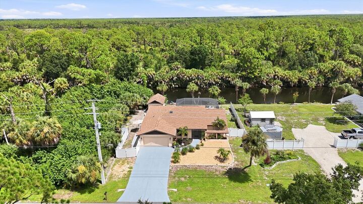 Property Photo: 9454 Prospect Avenue FL 34224