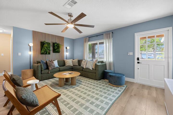 Property Photo: 2902 23rd Avenue W FL 34205