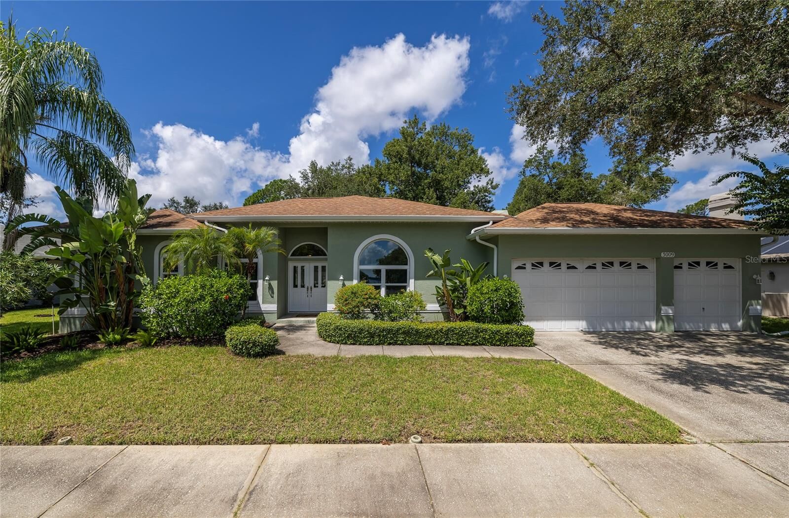 Property Photo:  3009 Key Harbor Drive  FL 34695 