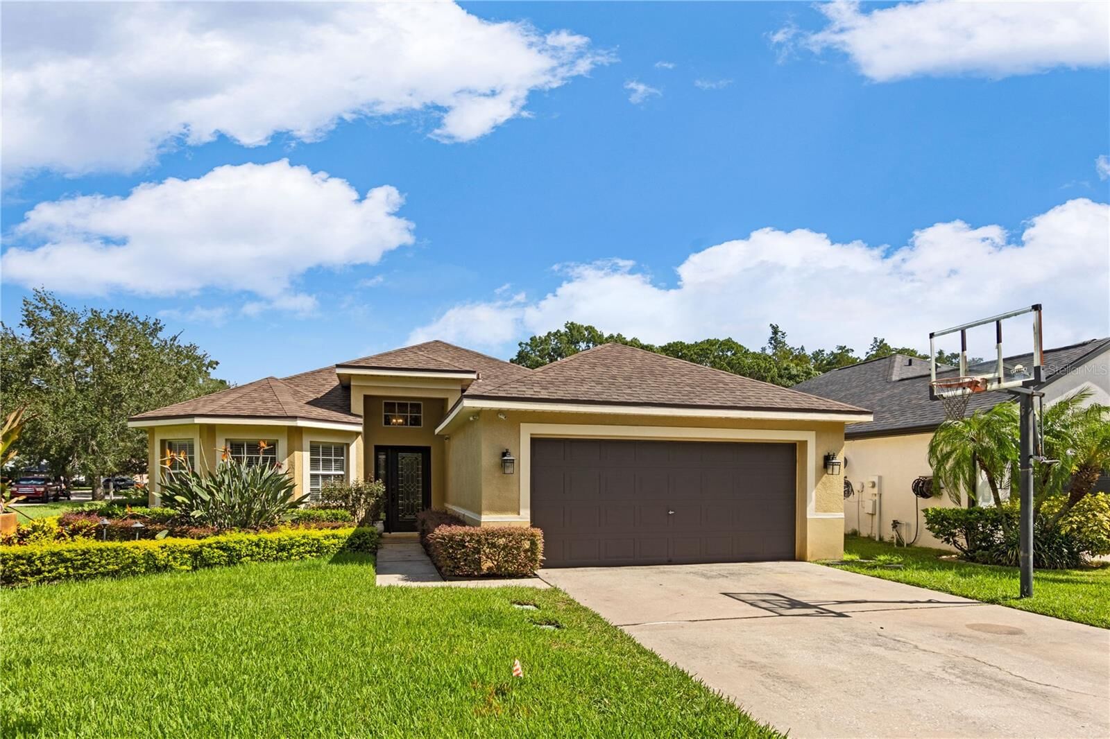 Property Photo: 4627 Whispering Wind Avenue FL 33614