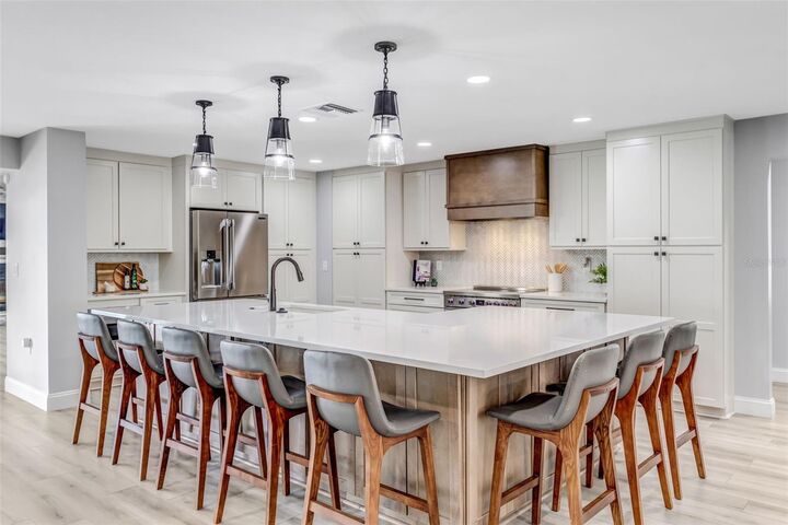 Property Photo:  2339 Kings Point Drive  FL 33774 