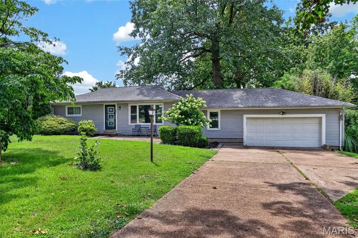 Property Photo:  127 Applegate Lane  MO 63011 