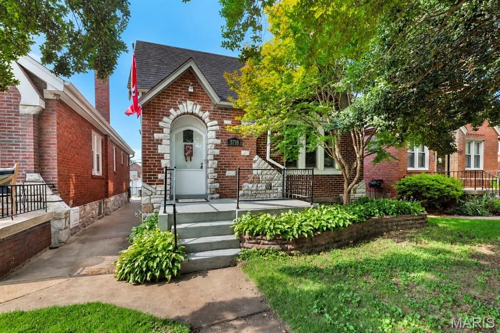 Property Photo:  5718 Nottingham Avenue  MO 63109 