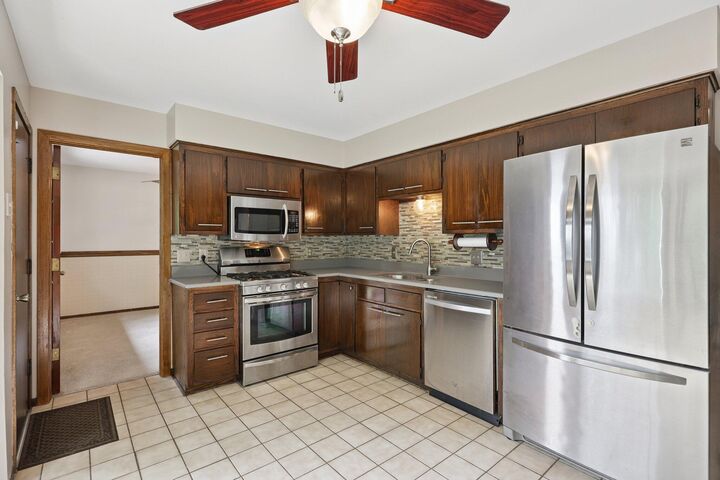 Property Photo:  2839 Coventry Ln  WI 53188 