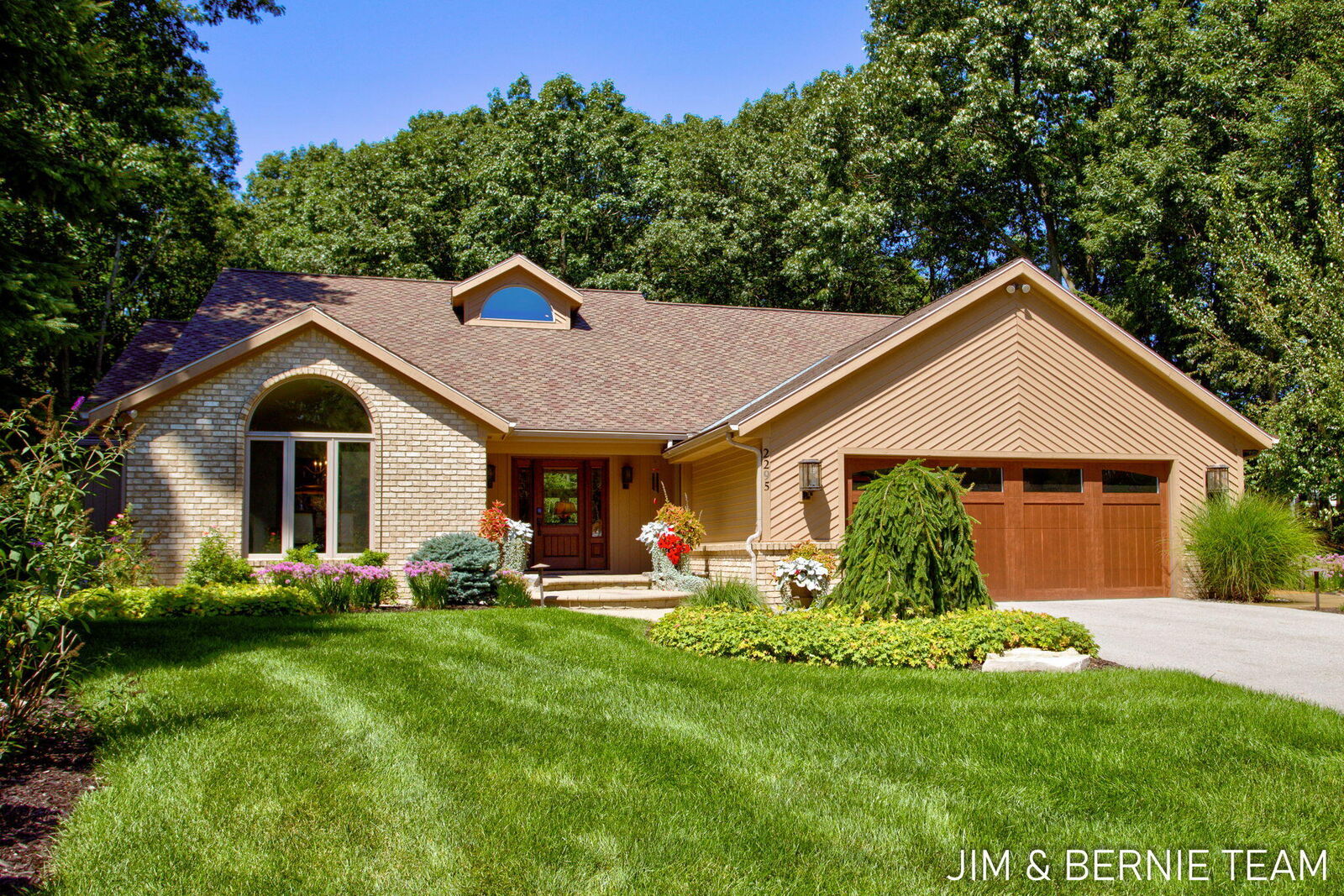 Property Photo: 2295 Timberlee Drive MI 49424